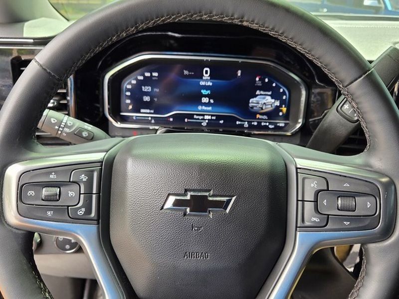 Used 2024 Chevrolet Silverado 1500 LT AWD/4WD image 27
