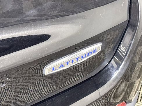 Used 2018 Jeep Compass Latitude w/ Popular Equipment Group FWD image 23