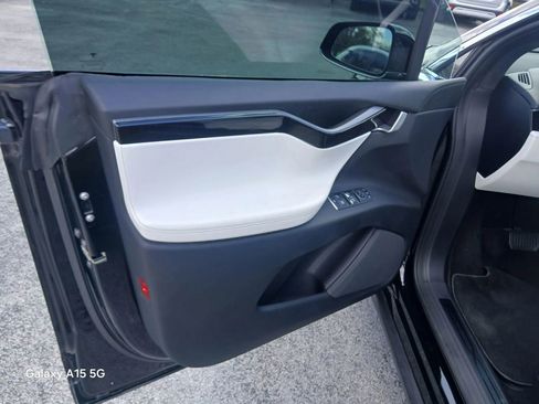 Used 2019 Tesla Model X 100D image 12