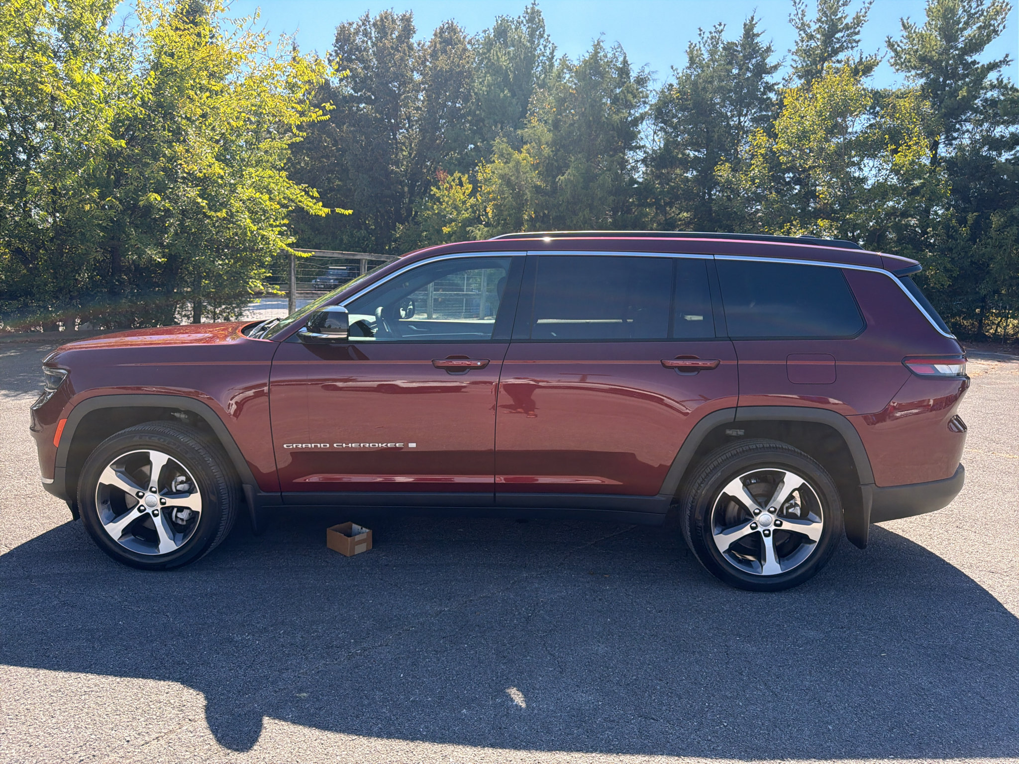Used 2025 Jeep Grand Cherokee L Limited w/ Luxury Tech Group II AWD/4WD image 28