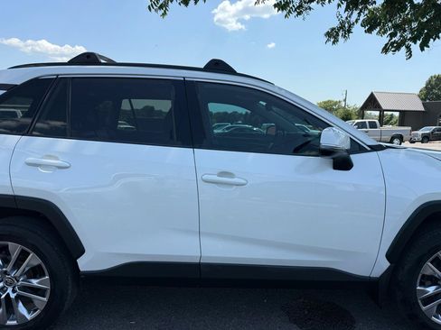 Used 2022 Toyota RAV4 XLE Premium FWD image 40