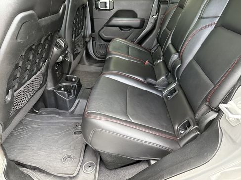 Used 2020 Jeep Gladiator Rubicon AWD/4WD image 33