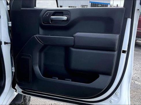 Used 2025 Chevrolet Silverado 1500 Custom Trail Boss w/ LPO, Dark Essentials Package AWD/4WD image 29