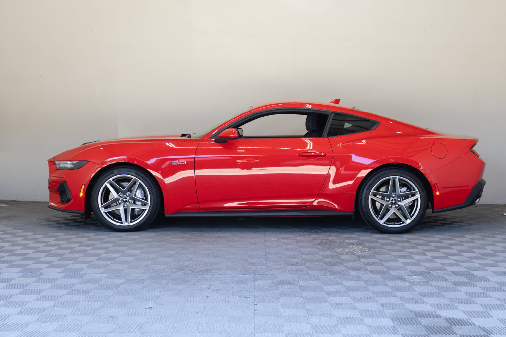 Used 2025 Ford Mustang GT RWD image 7