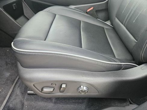 Used 2025 Buick Enclave Avenir AWD/4WD image 23