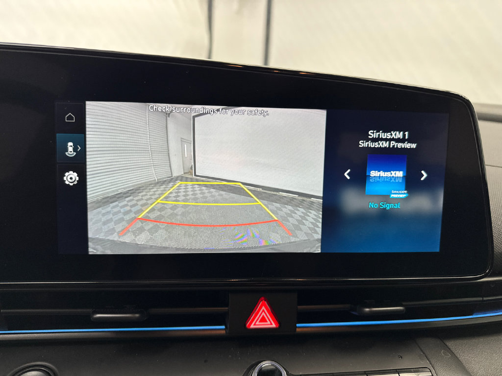 Used 2025 Hyundai Elantra SEL FWD image 24