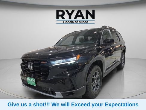 Certified 2023 Honda Pilot TrailSport image 6