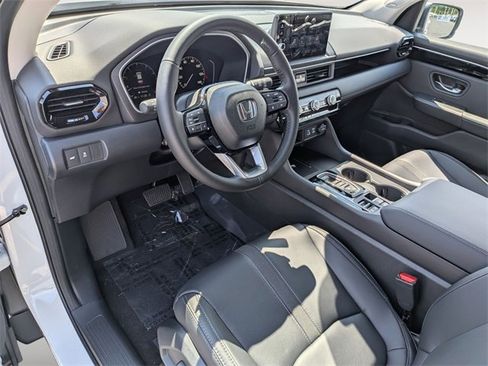 New 2025 Honda Pilot Touring image 11