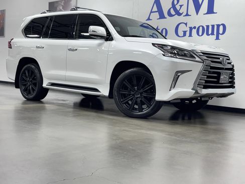 Used 2016 Lexus LX 570 4WD w/ Luxury Package image 2