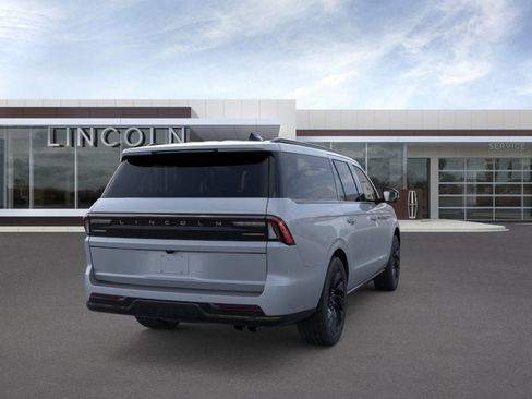 New 2026 Lincoln Navigator L Reserve AWD/4WD image 8