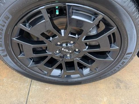 Used 2022 Kia Telluride SX w/ Nightfall Edition Package AWD/4WD image 9