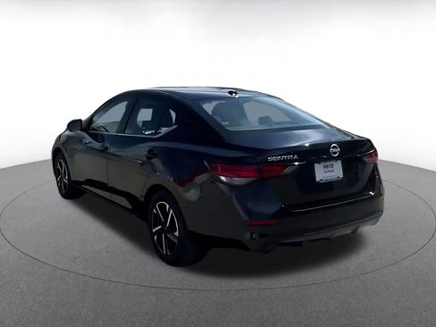 Used 2025 Nissan Sentra SV image 9