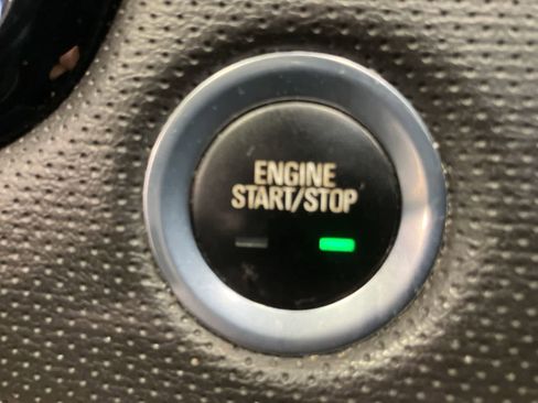 Used 2017 Cadillac XT5 FWD image 19