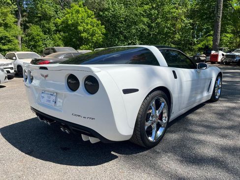 Used 2006 Chevrolet Corvette Coupe w/ Preferred Equipment Group RWD image 9