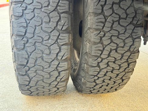 Used 2017 Ford F350 Lariat w/ FX4 Off-Road Package image 32