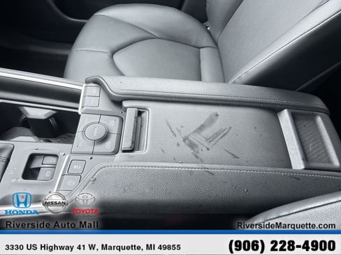 Used 2025 Toyota Grand Highlander AWD image 20