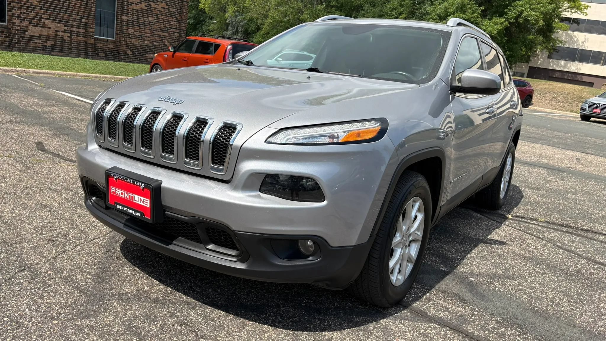 Used 2017 Jeep Cherokee Latitude AWD/4WD image 15
