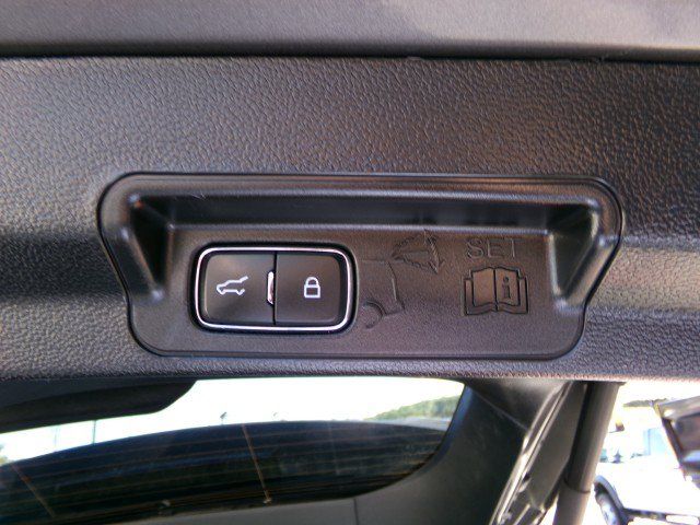Used 2021 Ford Explorer XLT w/ Equipment Group 202A AWD/4WD image 32