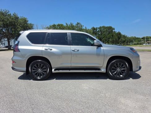 Used 2023 Lexus GX 460 Luxury w/ Sport Design Package AWD/4WD image 2
