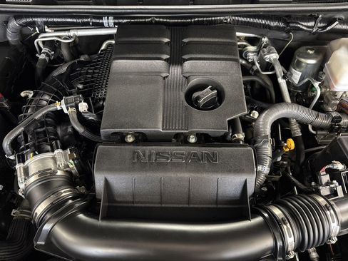 Used 2023 Nissan Frontier PRO-4X w/ Technology Package image 39