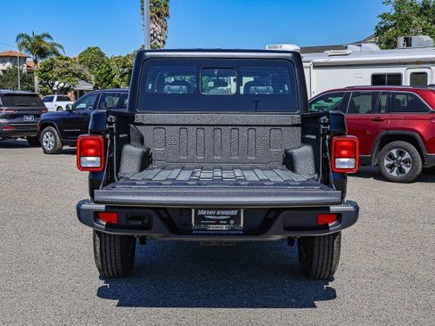 New 2026 Jeep Gladiator Sport image 6