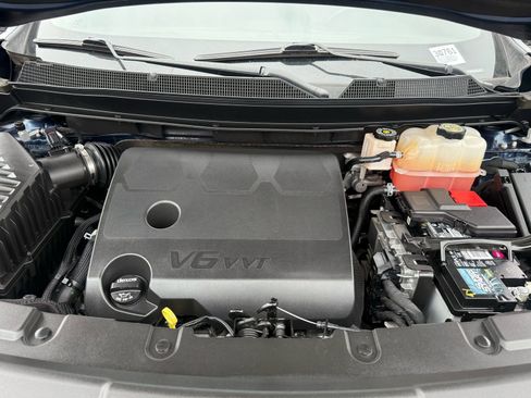 Used 2023 Chevrolet Traverse LT w/ LT Premium Package FWD image 34