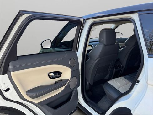 Used 2019 Land Rover Range Rover Evoque SE Premium AWD/4WD image 12