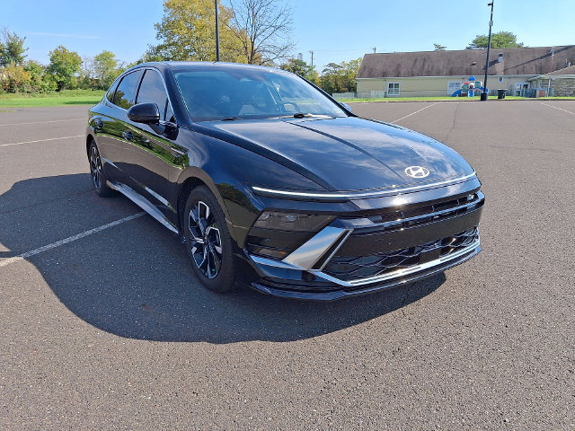 Used 2024 Hyundai Sonata SEL AWD/4WD image 2