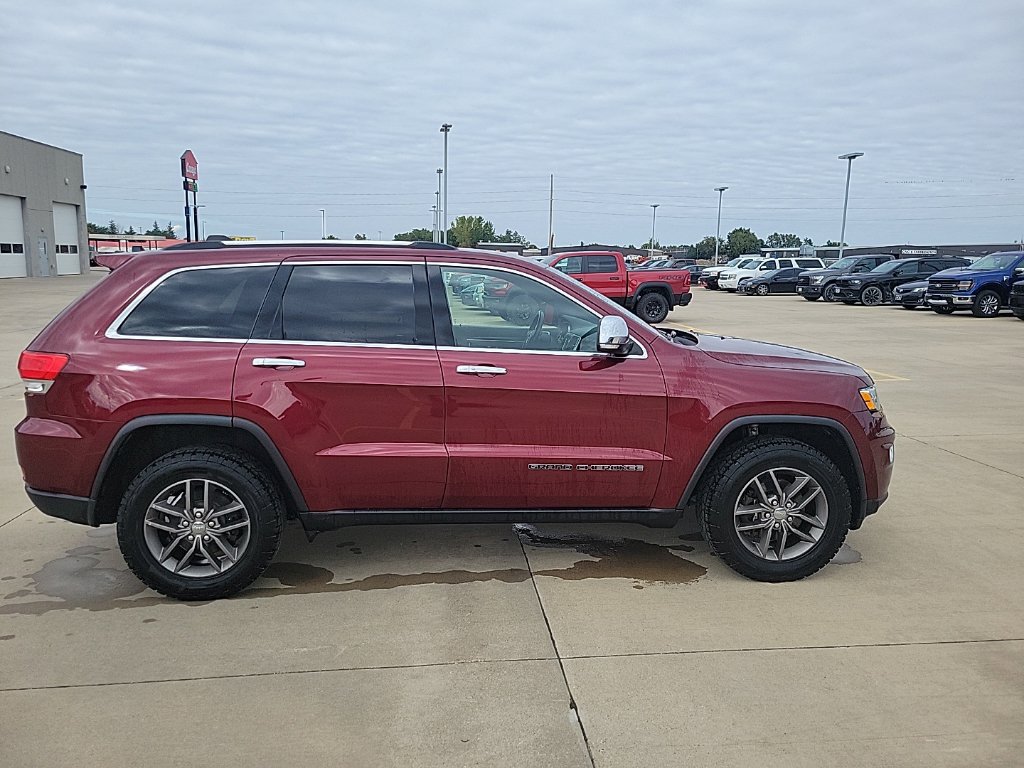 Used 2018 Jeep Grand Cherokee Limited AWD/4WD image 2