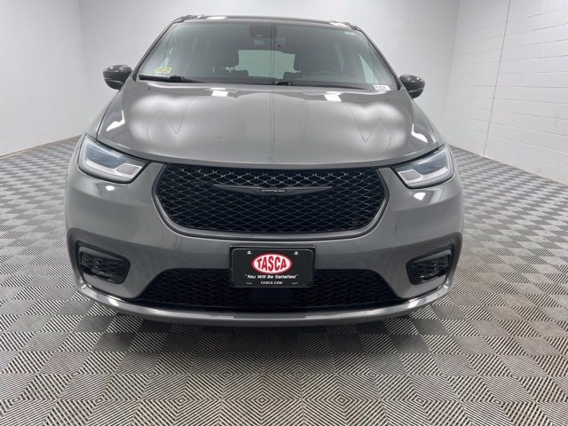Used 2023 Chrysler Pacifica Touring-L w/ S Appearance Package FWD image 3