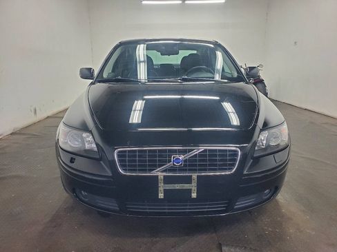 Used 2005 Volvo S40 T5 FWD image 2