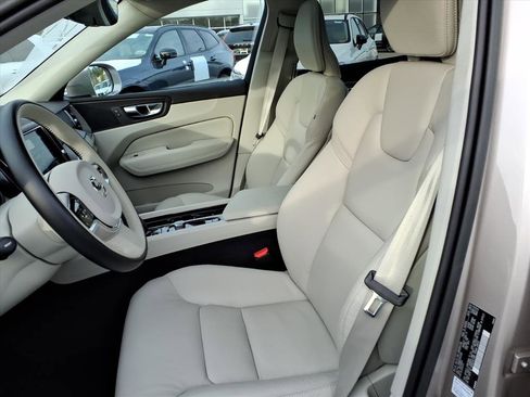 Used 2023 Volvo XC60 B5 Plus w/ Climate Package image 18
