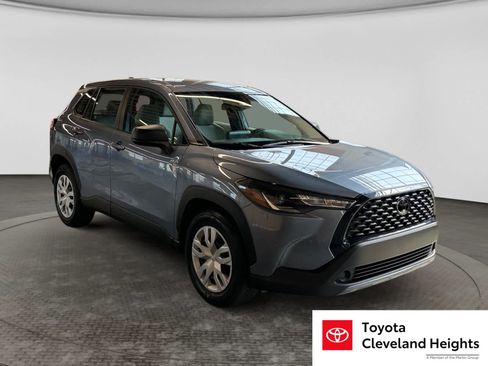 Used 2023 Toyota Corolla Cross L AWD/4WD image 3