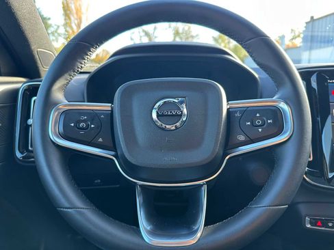 Certified 2023 Volvo C40 P8 Recharge Ultimate image 24