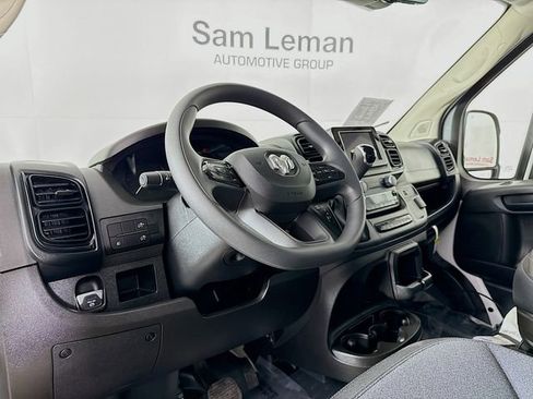 Used 2025 RAM ProMaster 2500 w/ Safety Group image 9