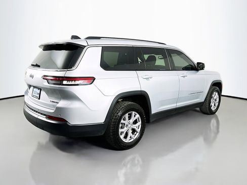 Used 2022 Jeep Grand Cherokee L Limited AWD/4WD image 8