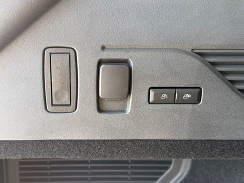 Used 2025 Lincoln Nautilus Reserve AWD/4WD image 41