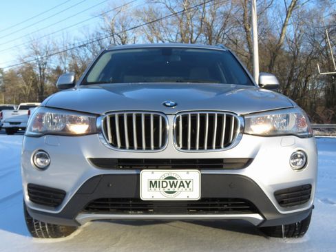Used 2017 BMW X3 xDrive28i image 2