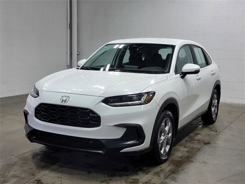 Certified 2025 Honda HR-V LX image 2