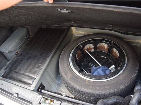 Used 1998 Mercedes-Benz E 320 Sedan image 53