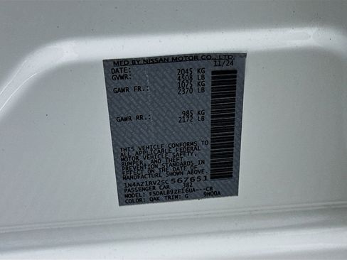 Used 2025 Nissan Leaf S image 12