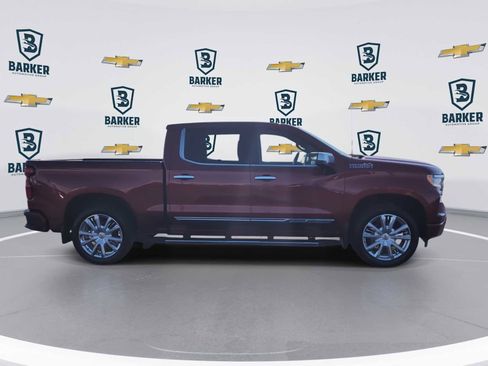 Used 2025 Chevrolet Silverado 1500 High Country AWD/4WD image 9