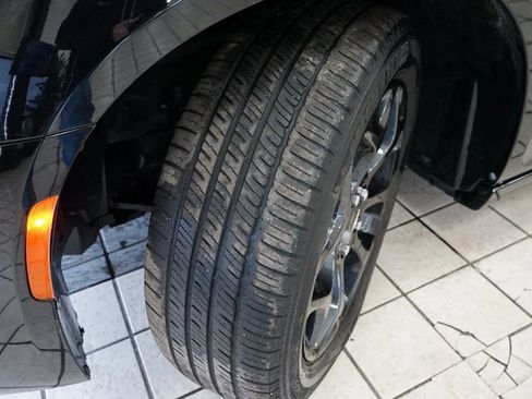 Used 2021 Chrysler 300 Touring w/ Sport Appearance Package image 47