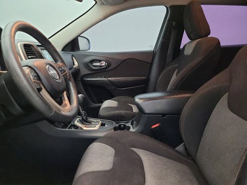 Used 2016 Jeep Cherokee Sport FWD image 17