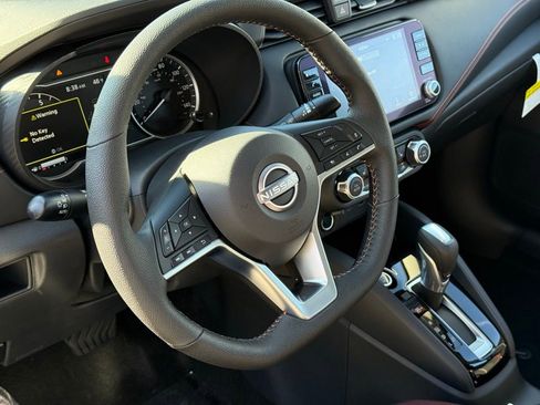 New 2025 Nissan Versa SR w/ Trunk Package image 8