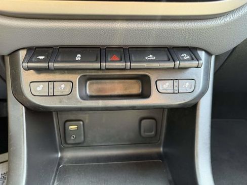 Used 2016 Chevrolet Colorado Z71 AWD/4WD image 17