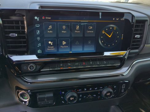 Used 2025 Chevrolet Silverado 2500 ZR2 w/ Technology Package image 20