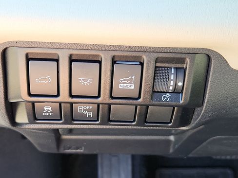 Used 2022 Subaru Ascent Limited w/ Technology Package image 26