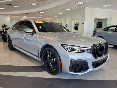 Used 2022 BMW 750Li xDrive AWD/4WD image 2
