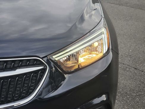 Used 2022 Buick Encore Preferred AWD/4WD image 9